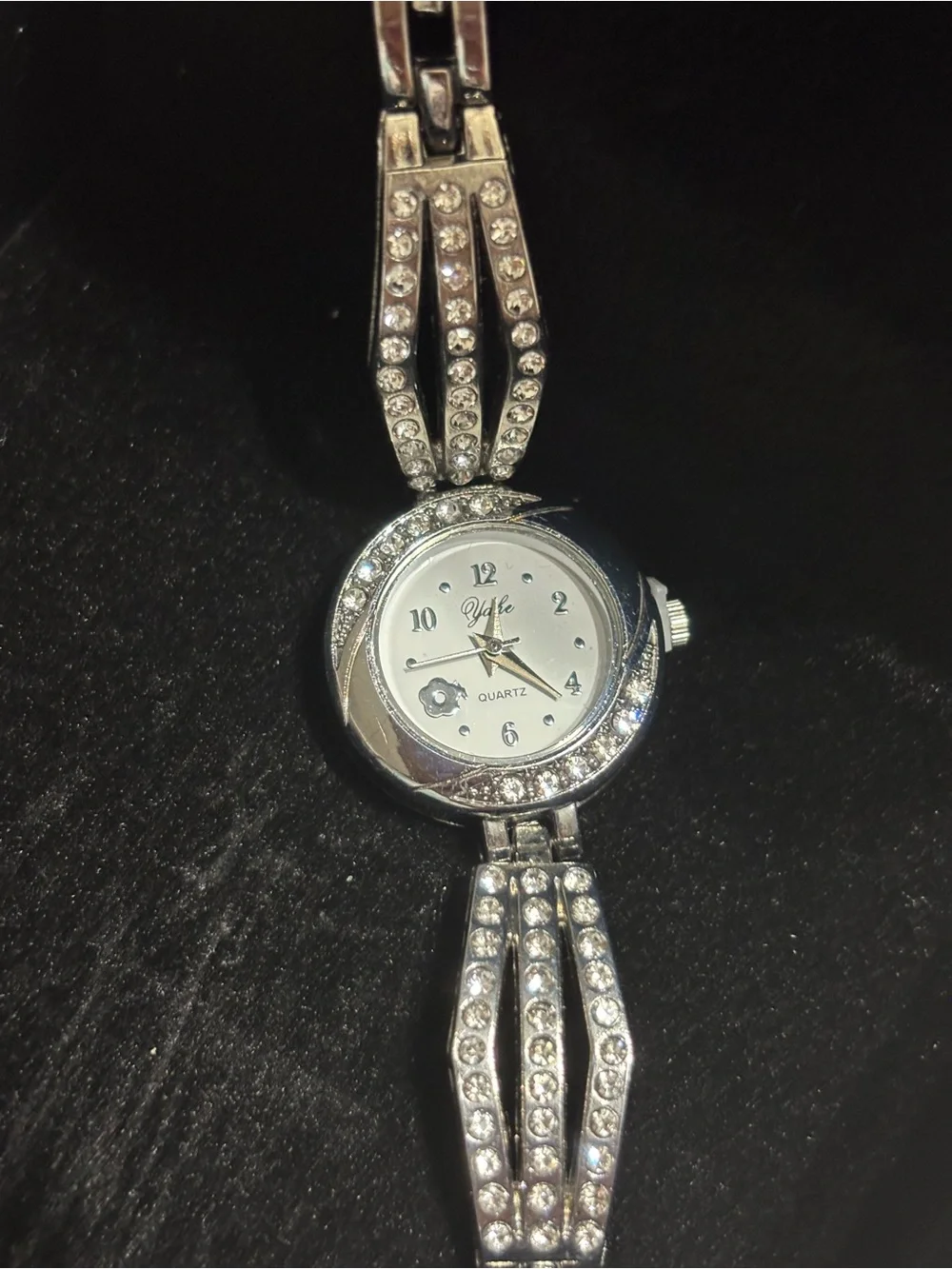 Silver Rhinestone Floral Quartz Bracelet Watch Women’s -Unbranded